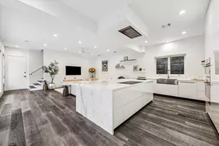 2114 Wroxton Rd, Houston, TX 77005 - Photo 14