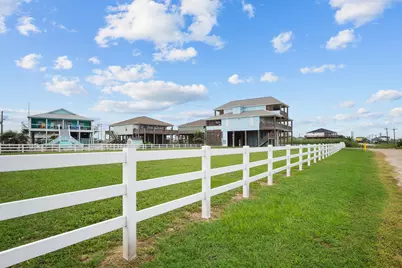 810 4th Street, Port Bolivar, TX 77650 - Photo 4