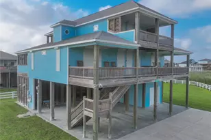 810 4th St, Port Bolivar, TX 77650 - Photo 2