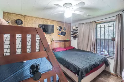 1009 Wainwright Street, Houston, TX 77022 - Photo 18