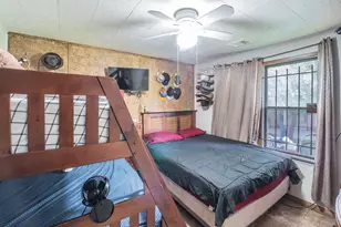 1009 Wainwright St, Houston, TX 77022 - Photo 18