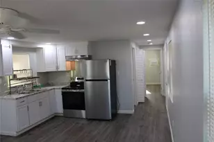 4214 A Fuqua St, Bacliff, TX 77518 - Photo 4