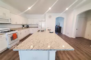 11218 Beverley Pk St, Sugar Land, TX 77498 - Photo 8