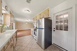 5506 Cheshire Ln, Houston, TX 77092 - Photo 10