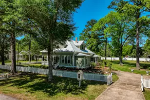 235 Hickory St, New Ulm, TX 78950 - Photo 4