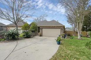 12991 Shady Grove Ln, Montgomery, TX 77356 - Photo 2