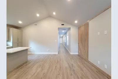 216 W Live Oak Street, Angleton, TX 77515 - Photo 16