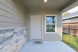 216 W Live Oak St, Angleton, TX 77515 - Photo 38