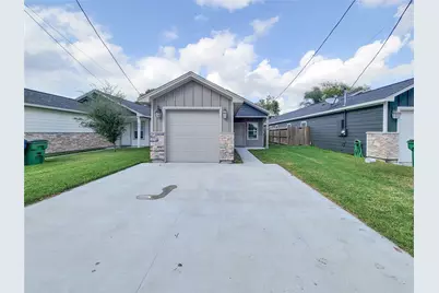 216 W Live Oak Street, Angleton, TX 77515 - Photo 40