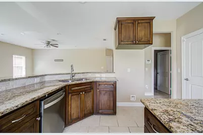 406 Elm Lake Drive, Houston, TX 77336 - Photo 12