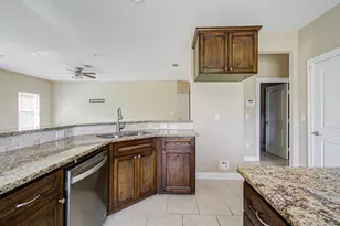 406 Elm Lake Dr, Houston, TX 77336 - Photo 12
