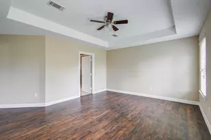406 Elm Lake Dr, Houston, TX 77336 - Photo 18