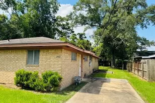 2112 Houston St, Orange, TX 77630 - Photo 2
