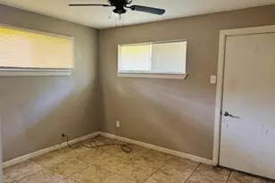 2112 Houston St, Orange, TX 77630 - Photo 6