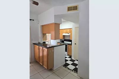 7575 Cambridge Street #704, Houston, TX 77054 - Photo 6