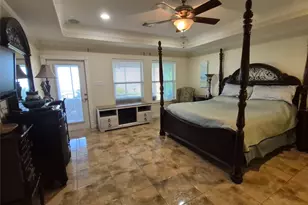 1022 Ave A 1/2, Dickinson, TX 77539 - Photo 20