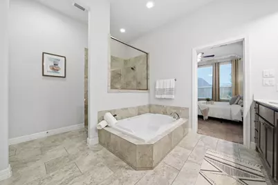 14051 Dunsmore Landing Drive, Houston, TX 77059 - Photo 20