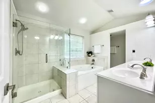 2 Twin Feather Pl, The Woodlands, TX 77381 - Photo 34