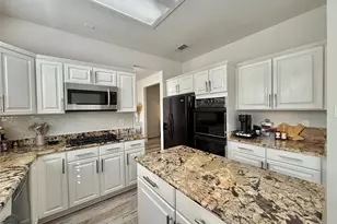 2 Twin Feather Pl, The Woodlands, TX 77381 - Photo 22