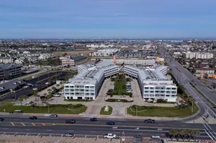 6102 Seawall Blvd, Galveston, TX 77551 - Photo 4
