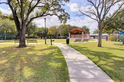 5237 Maple Street, Bellaire, TX 77401 - Photo 18