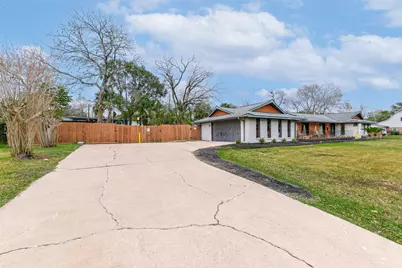 7810 Nairn Street, Houston, TX 77074 - Photo 2