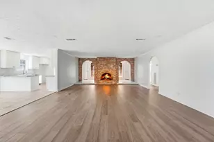 2203 Rolling Meadows Dr, Houston, TX 77339 - Photo 10