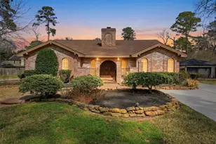 2203 Rolling Meadows Dr, Houston, TX 77339 - Photo 2