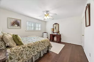 13503 Myrtlea Dr, Houston, TX 77079 - Photo 36