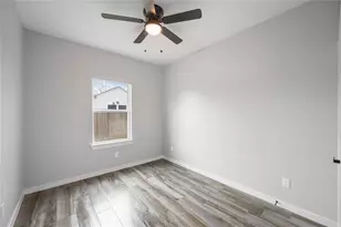 784 Enterprise St, Houston, TX 77088 - Photo 8