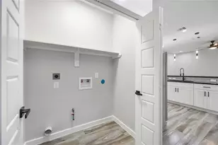 784 Enterprise St, Houston, TX 77088 - Photo 10