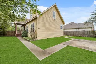 4819 Mallow St, Houston, TX 77033 - Photo 36