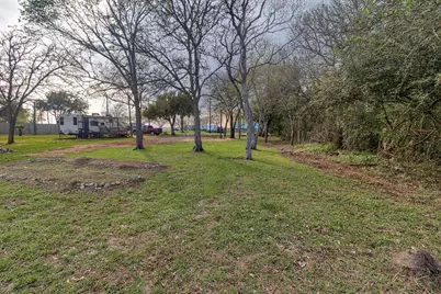 1207 11th Street, Dickinson, TX 77539 - Photo 8