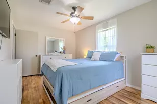 402 8th St, Van Vleck, TX 77482 - Photo 36