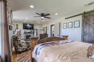 402 8th St, Van Vleck, TX 77482 - Photo 28