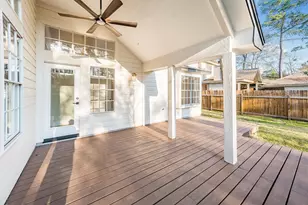 235 S Crimson Clover Cir, The Woodlands, TX 77381 - Photo 4