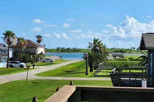 1206 Middle Dr W, Freeport, TX 77541 - Photo 2