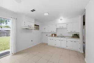 4018 Darlinghurst Dr, Houston, TX 77045 - Photo 8