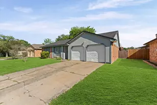 1810 Green Star Dr, Missouri City, TX 77489 - Photo 2