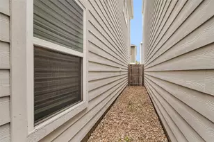 7707 Nasser Ln, Houston, TX 77055 - Photo 34