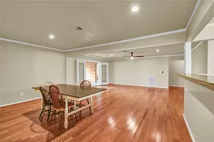 115 Southern Oaks Dr, Lake Jackson, TX 77566 - Photo 16
