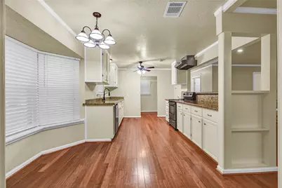 115 Southern Oaks Drive, Lake Jackson, TX 77566 - Photo 12