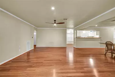 115 Southern Oaks Drive, Lake Jackson, TX 77566 - Photo 20