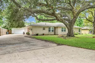115 Southern Oaks Dr, Lake Jackson, TX 77566 - Photo 4