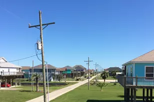 915 Sandollar, Crystal Beach, TX 77650 - Photo 10