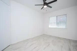 6306 Spruce Manor Ln, Houston, TX 77085 - Photo 20