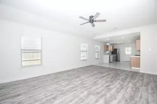 6306 Spruce Manor Ln, Houston, TX 77085 - Photo 6