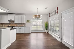 9803 Lynnrose Springs Dr, Tomball, TX 77375 - Photo 14