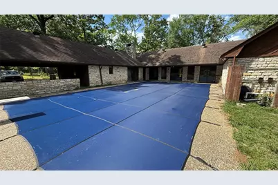 246 Rosanky, Livingston, TX 77351 - Photo 2