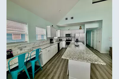 980 Bay Street, Gilchrist, TX 77617 - Photo 6